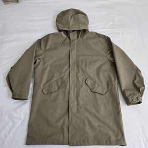Pull&Bear Men's Hooded Raincoat in Olive Green
